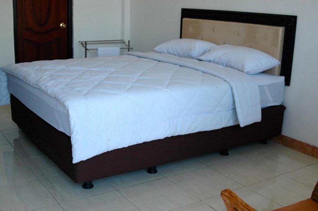 Hotel Sinar Tambolaka Waingapu Bilik gambar