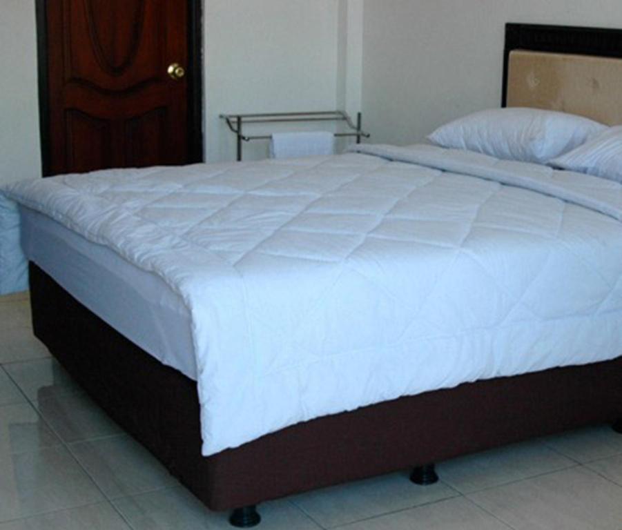 Hotel Sinar Tambolaka Waingapu Bilik gambar