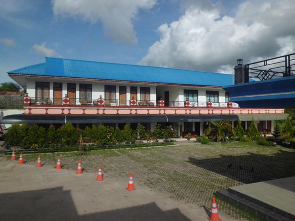Hotel Sinar Tambolaka Waingapu Luaran gambar