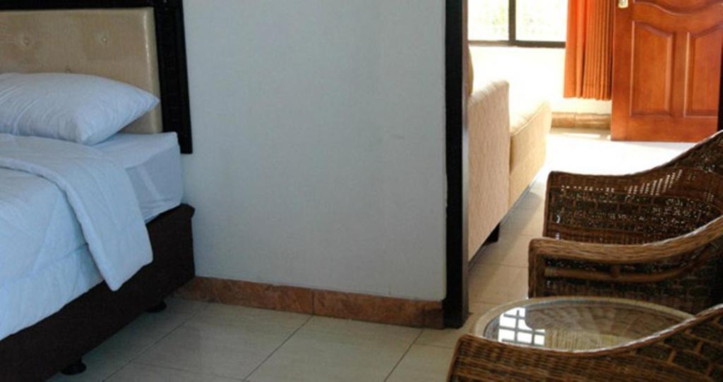 Hotel Sinar Tambolaka Waingapu Luaran gambar
